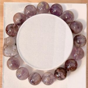 Alashan Capybara with Auralite 10mm Beads